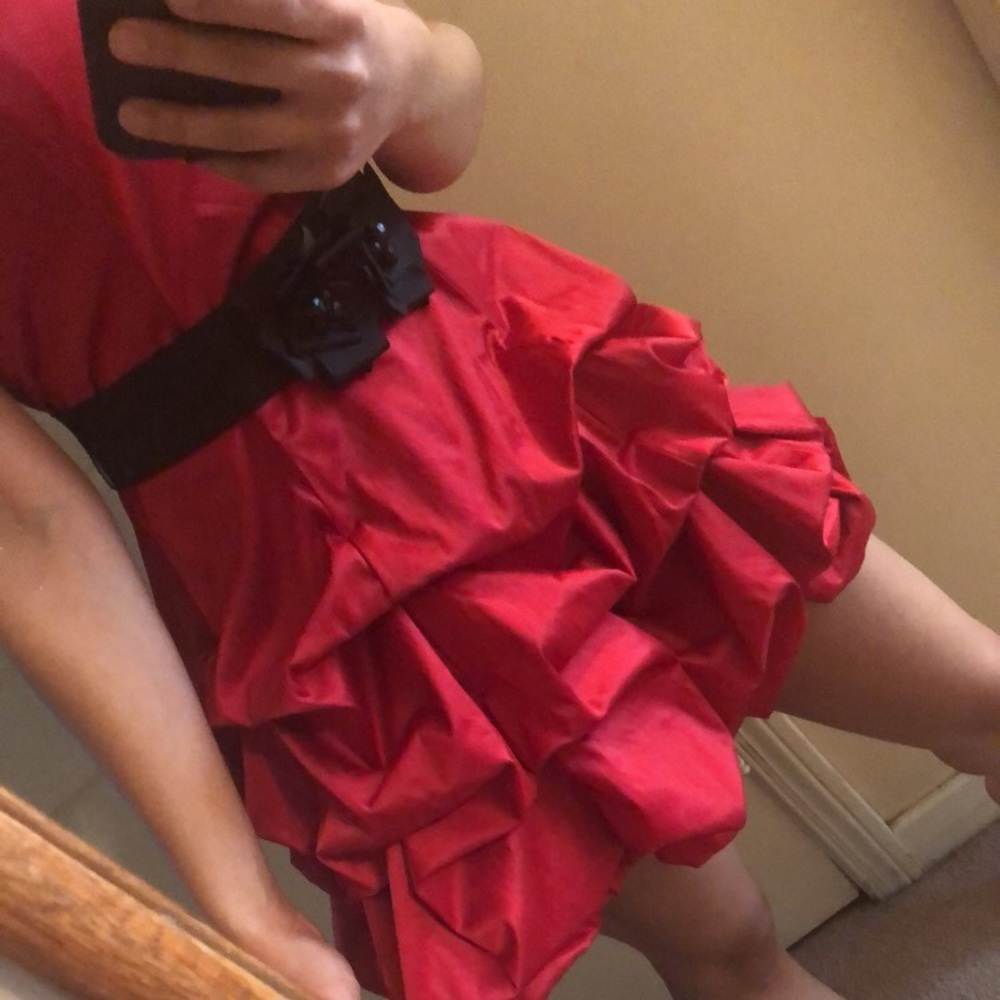 Red Dress - Picture 1 of 3